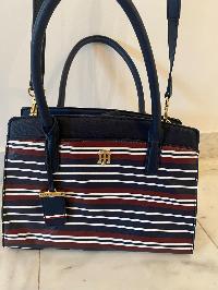 Sac Tommy Hilfiger authentique 