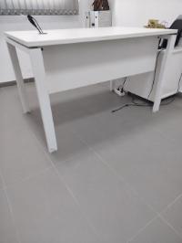 Burreau carré a vendre