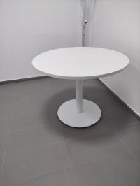 Table ronde style OVNI – blanche